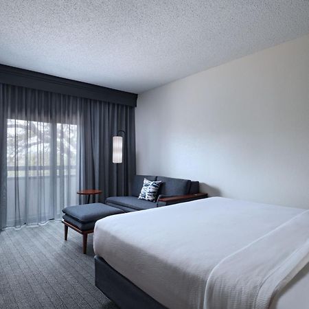 Courtyard By Marriott Dallas Richardson At Spring Valley Exterior foto