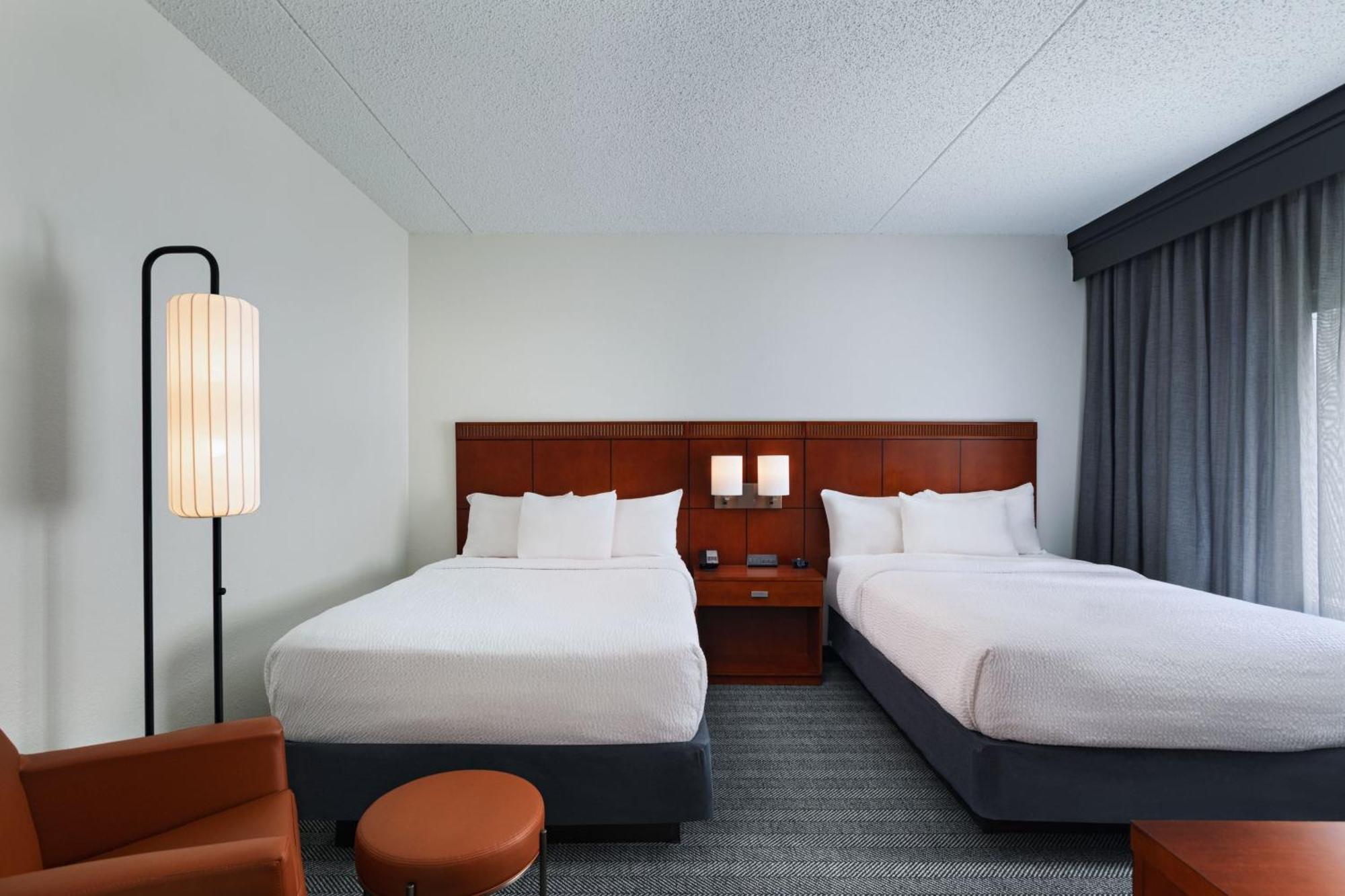 Courtyard By Marriott Dallas Richardson At Spring Valley Exterior foto