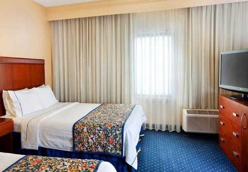 Courtyard By Marriott Dallas Richardson At Spring Valley Habitación foto