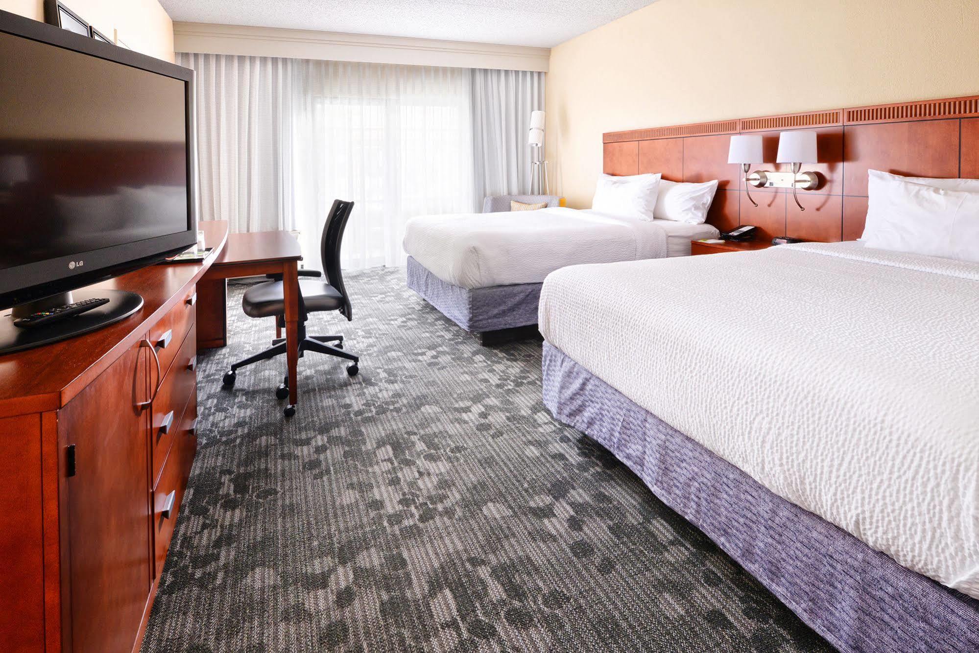 Courtyard By Marriott Dallas Richardson At Spring Valley Exterior foto